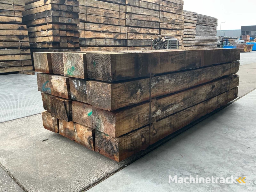 Radiata Pine 3000x300x200 Bouwhout