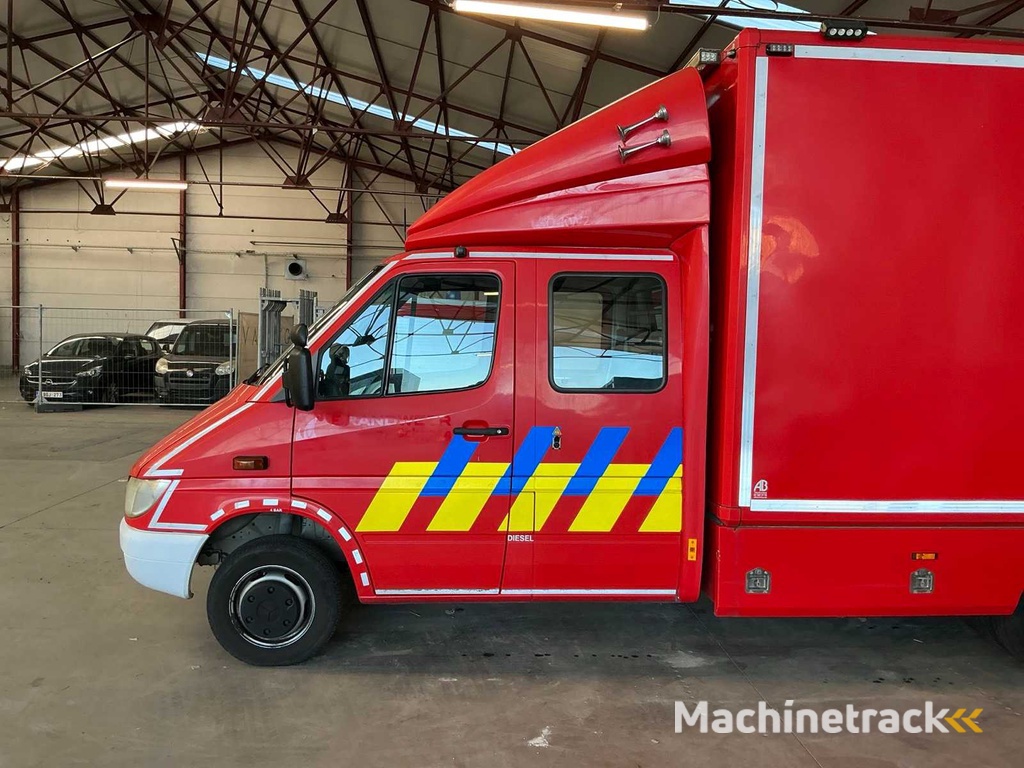 2003 Mercedes-Benz 416 CDI-E