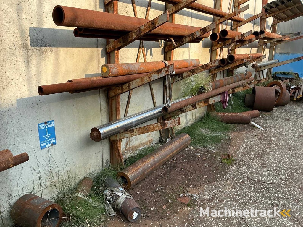 Restjes van holle en massieve rondjes