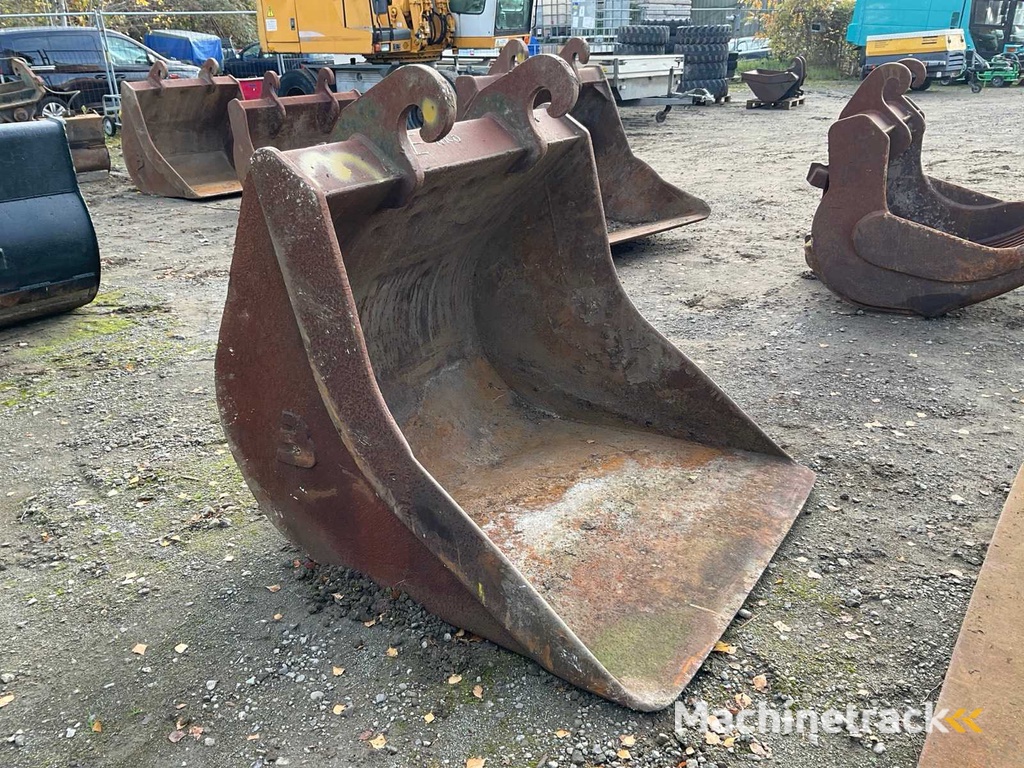 Beco Excavator Bucket CW30