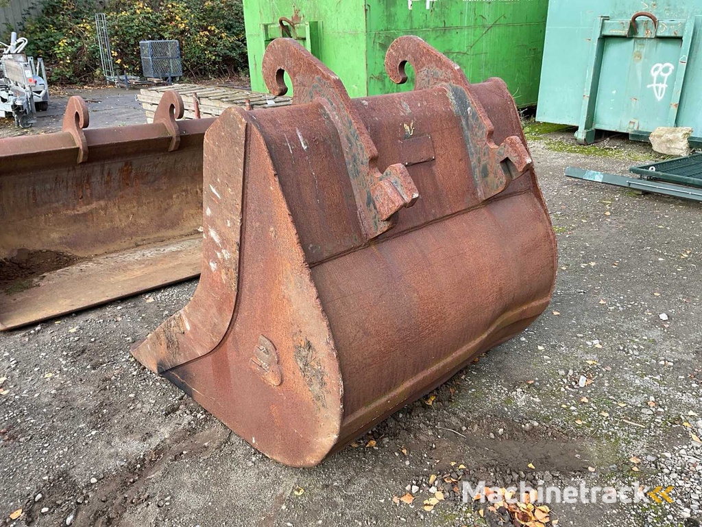 Beco Excavator Bucket CW30