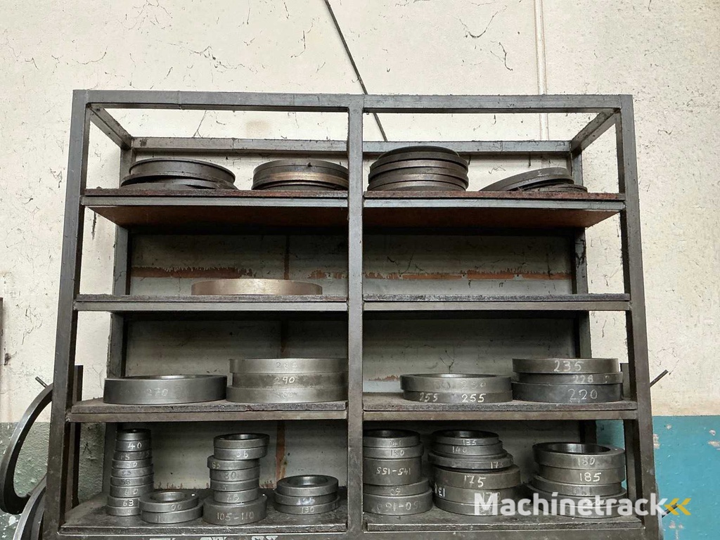 Tools for vertical indoor sanders