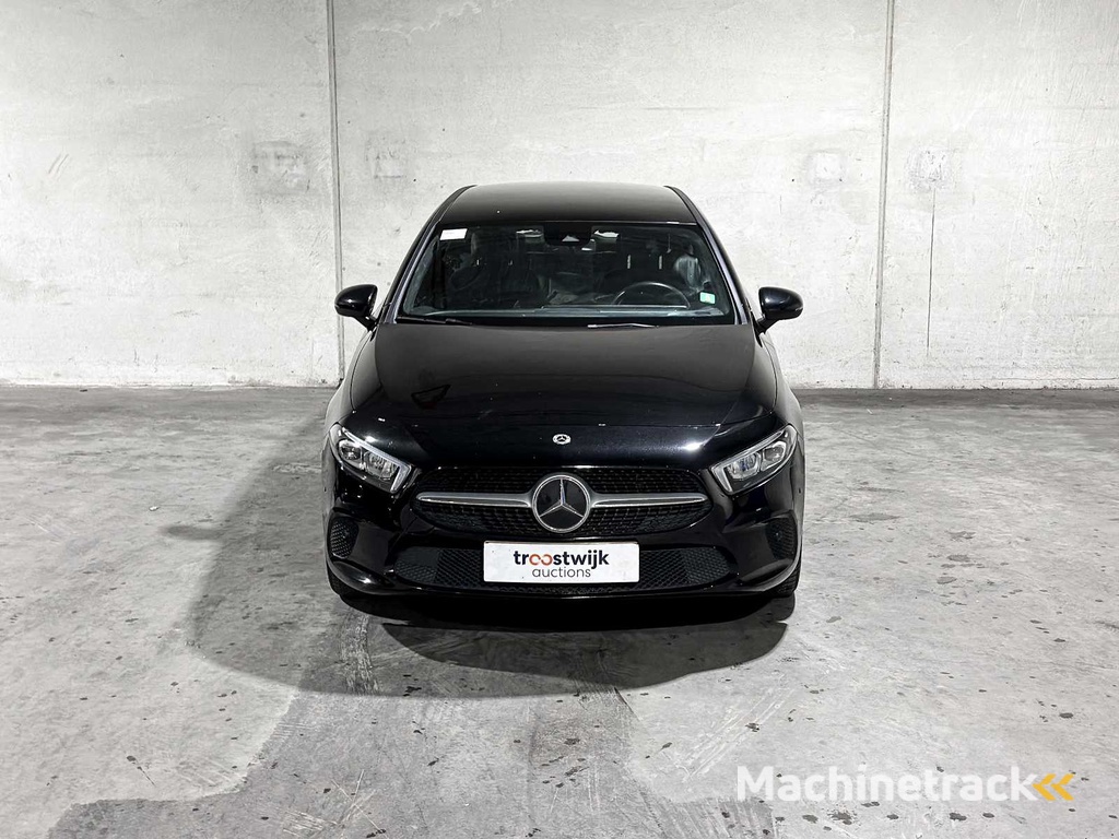 Mercedes-Benz A250e Luxury Line 160hp 2022, R-122-NX