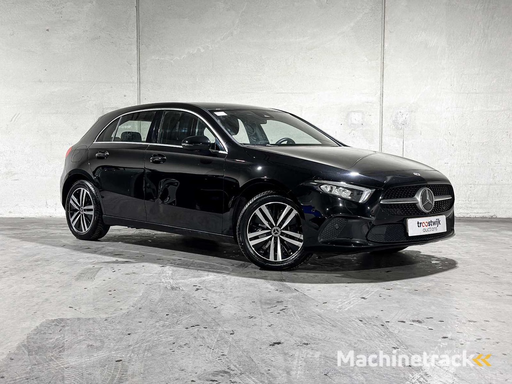 Mercedes-Benz A250e Luxury Line 160hp 2022, R-122-NX