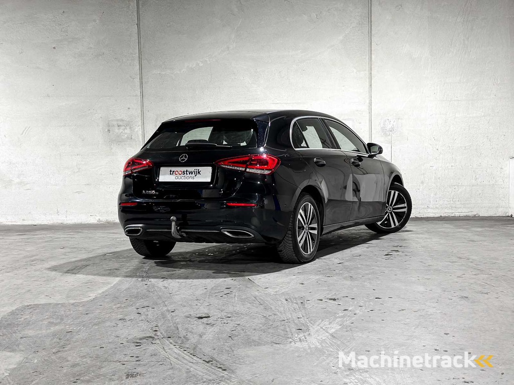Mercedes-Benz A250e Luxury Line 160hp 2022, R-122-NX