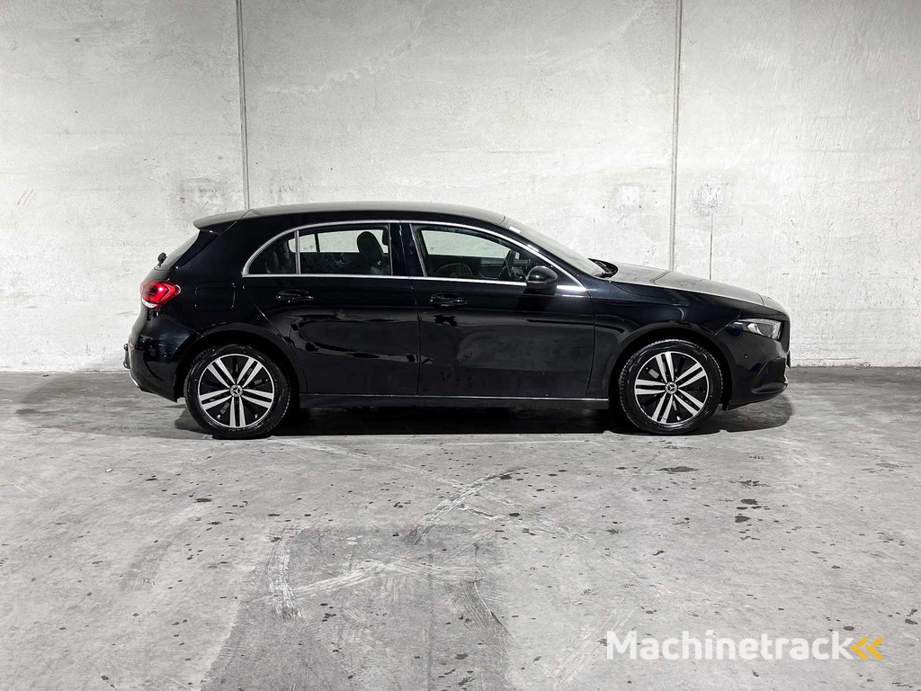 Mercedes-Benz A250e Luxury Line 160hp 2022, R-122-NX