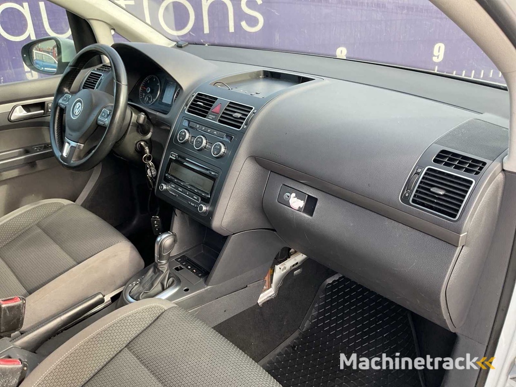 2015 - Volkswagen - Touran - 2.0 TDI Comfl. BlueM - Auto