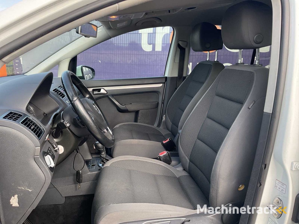 2015 - Volkswagen - Touran - 2.0 TDI Comfl. BlueM - Auto