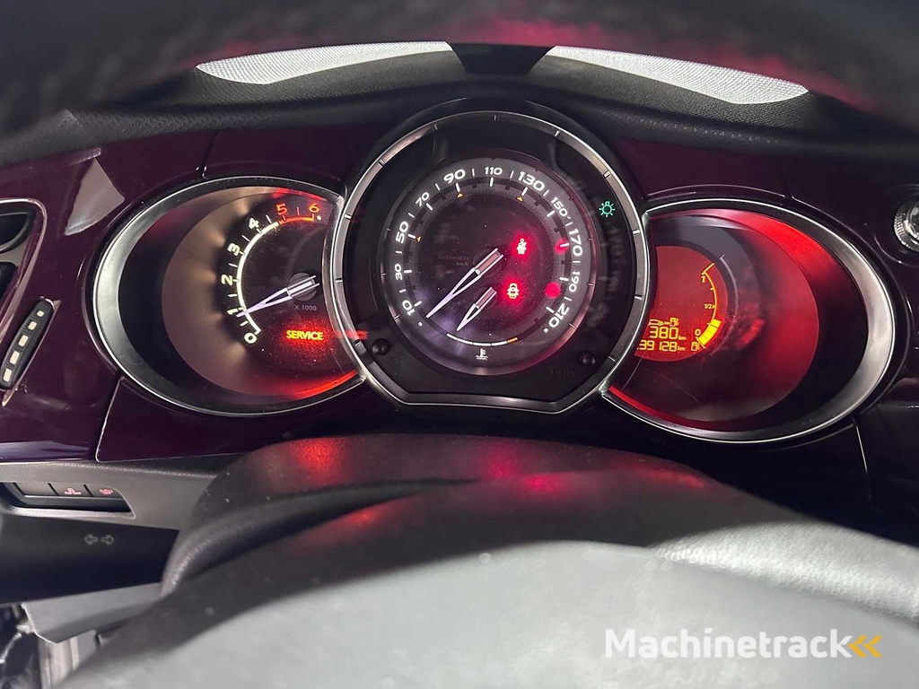 Citroen - DS3 - 1.6 e-HDi So Chic - 43-TLJ-9