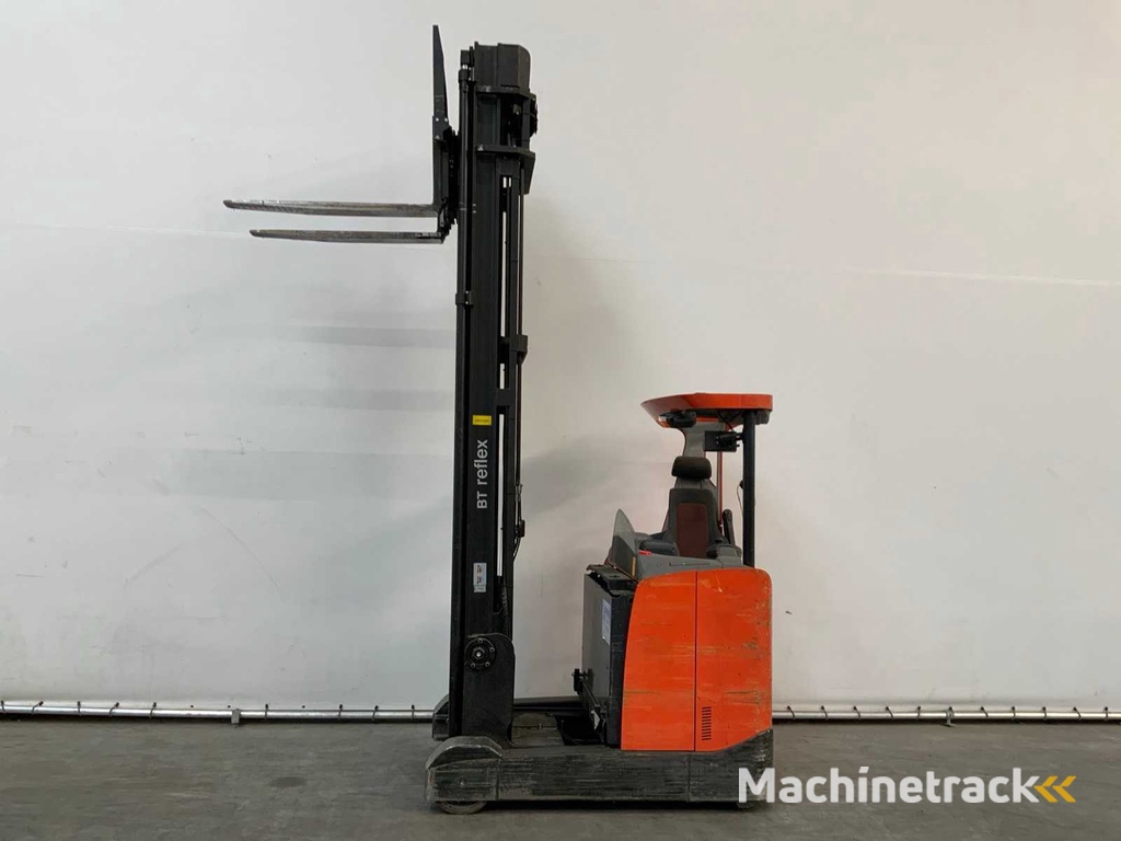 2010 BT RRE200E Reach truck