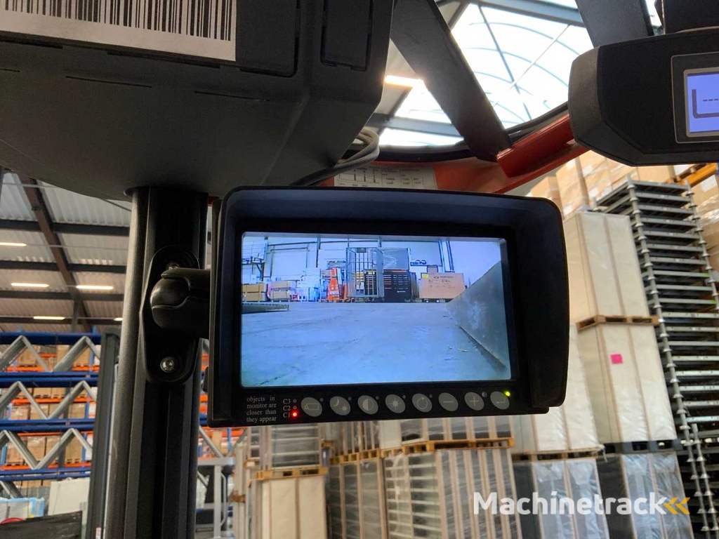 2010 BT RRE200E Reach truck