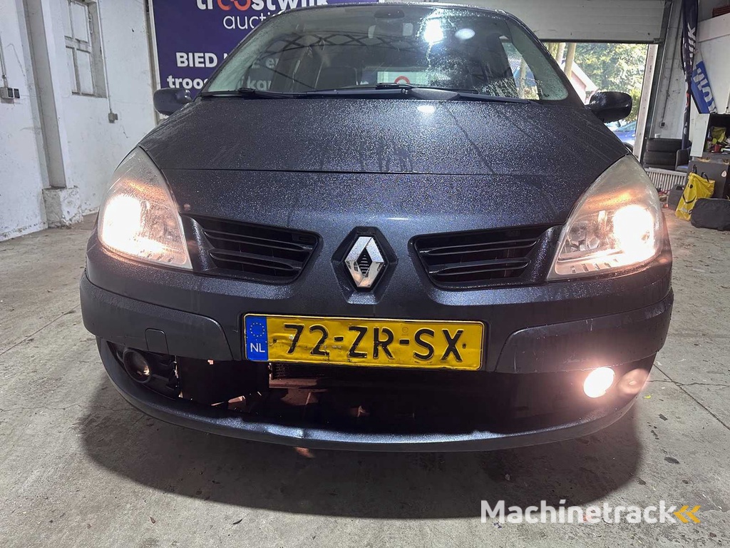 Renault - Scénic - 1.6-16V Business L.  AUTOMATIK - 72-ZR-SX