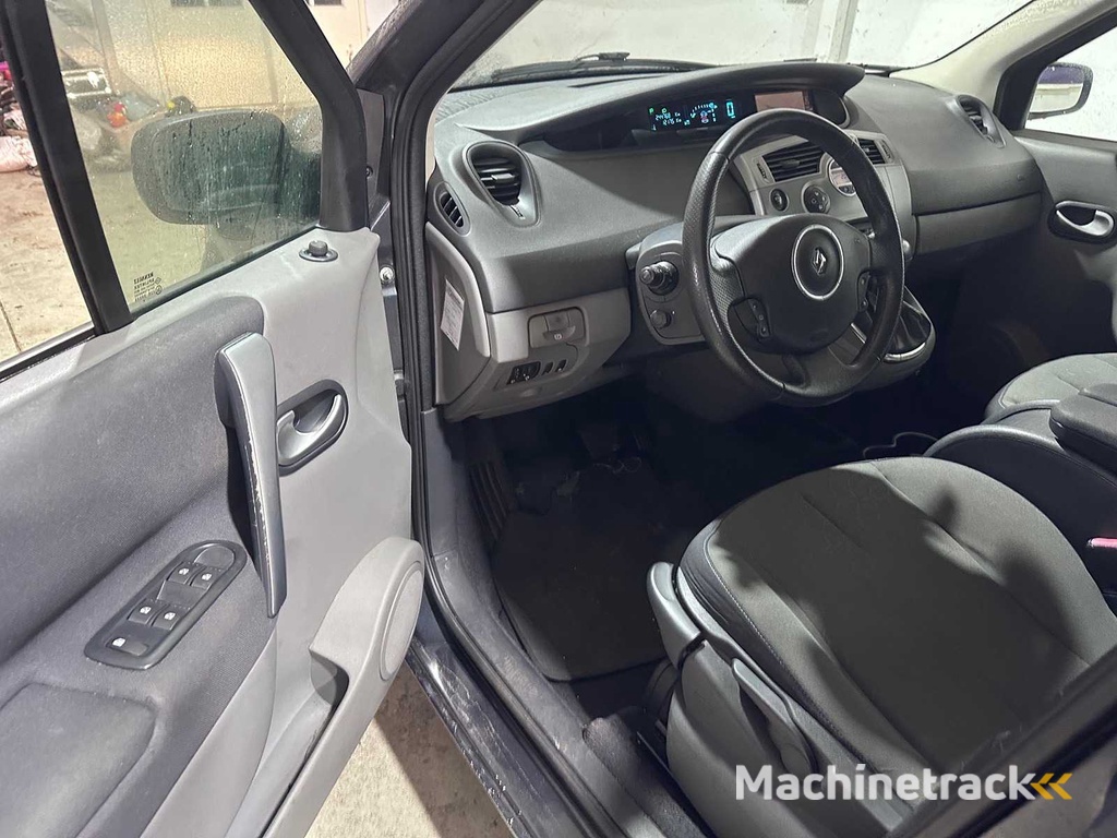 Renault - Scénic - 1.6-16V Business L.  AUTOMATIK - 72-ZR-SX