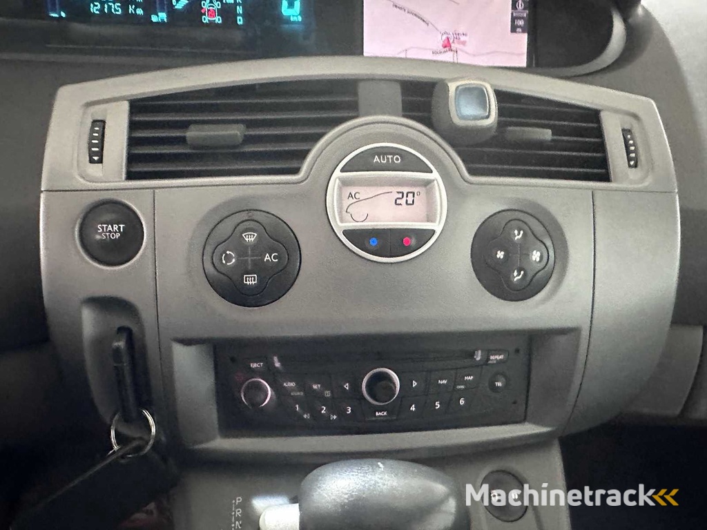 Renault - Scénic - 1.6-16V Business L.  AUTOMATIK - 72-ZR-SX