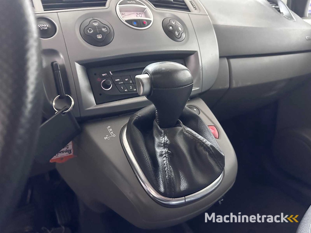 Renault - Scénic - 1.6-16V Business L.  AUTOMATIK - 72-ZR-SX