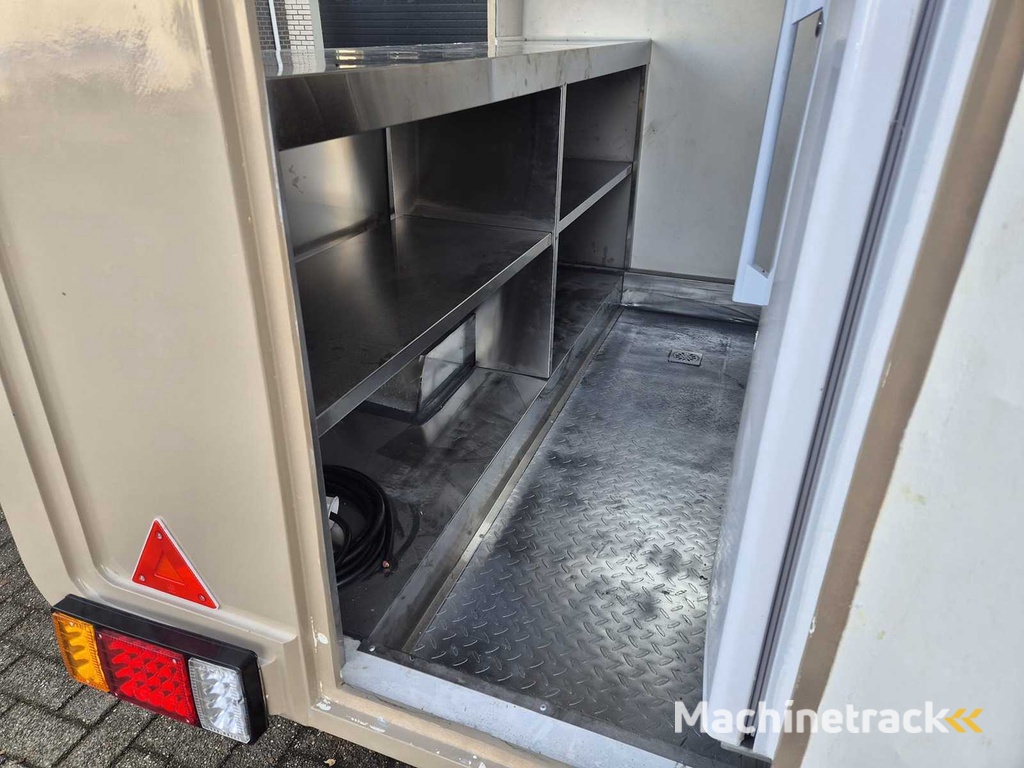 Food truck brown - 2025