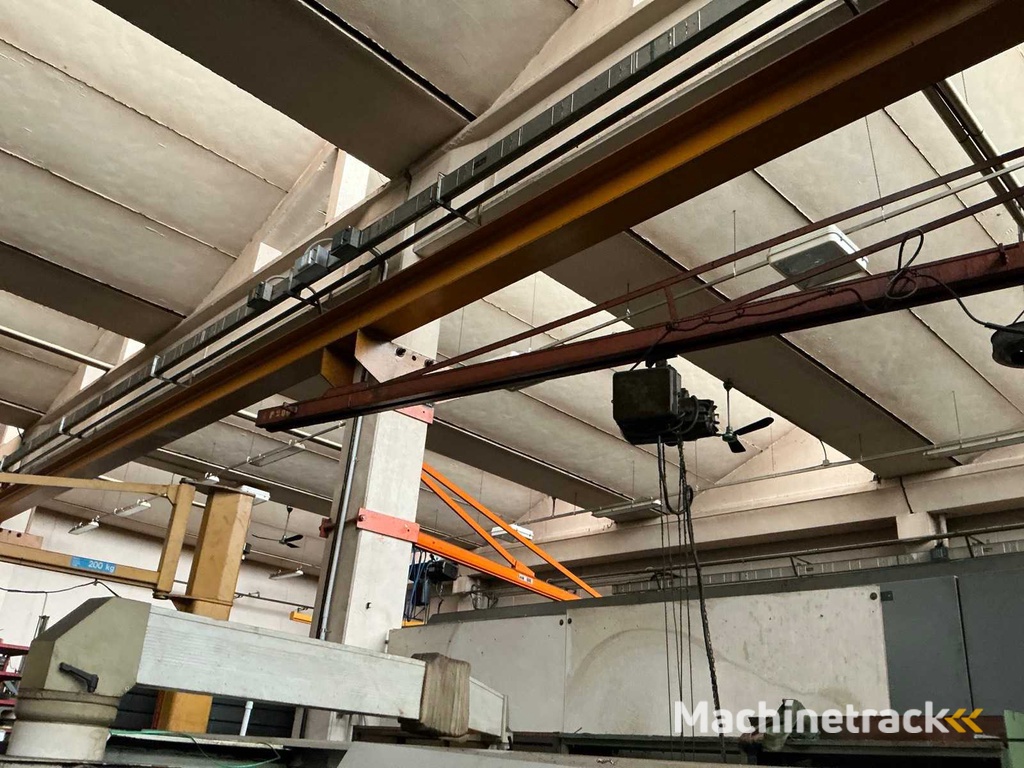 Zwenkkraan met kolom