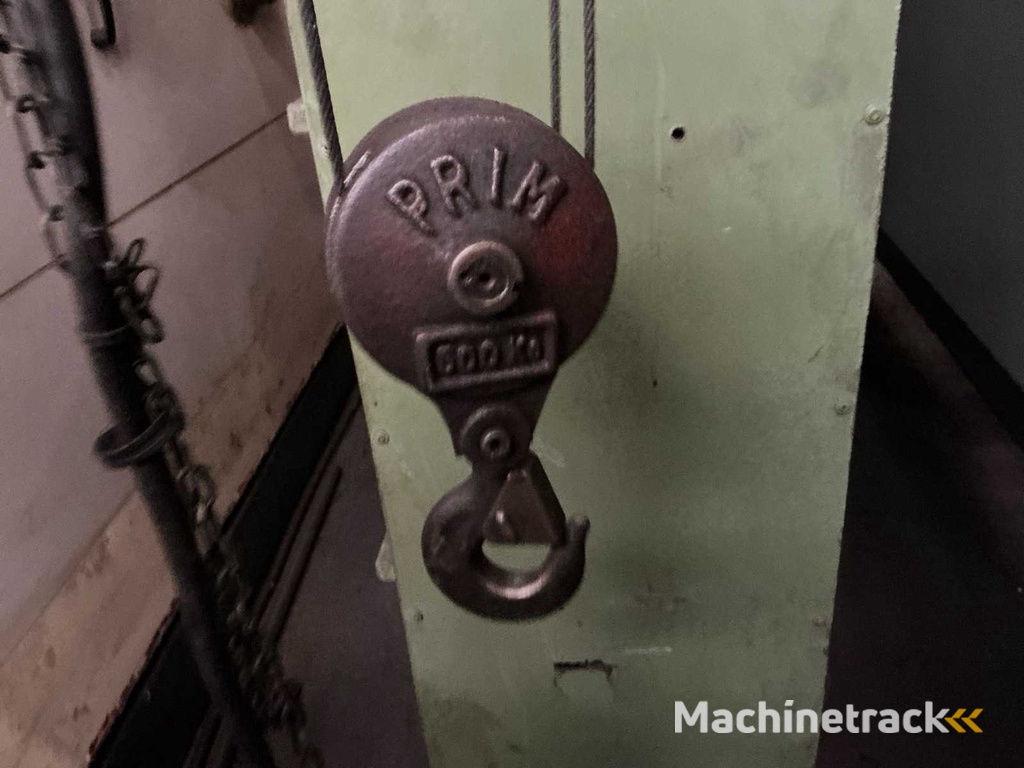 Zwenkkraan met kolom