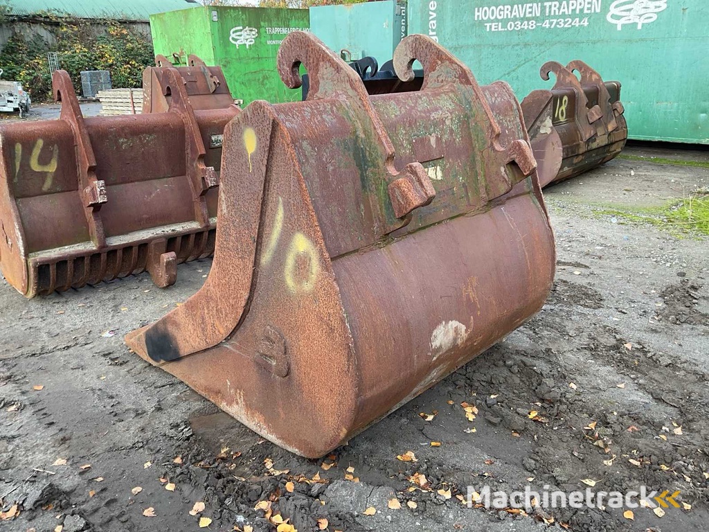 Beco Excavator Bucket CW30