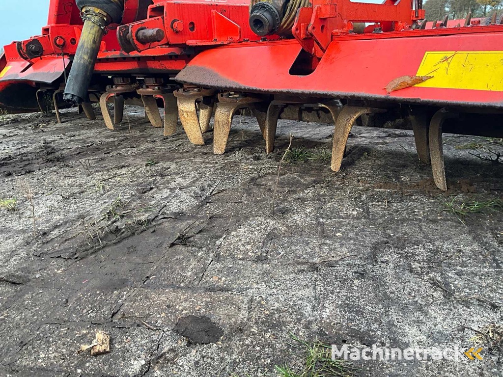 2004 Kuhn HRB302D Power harrow