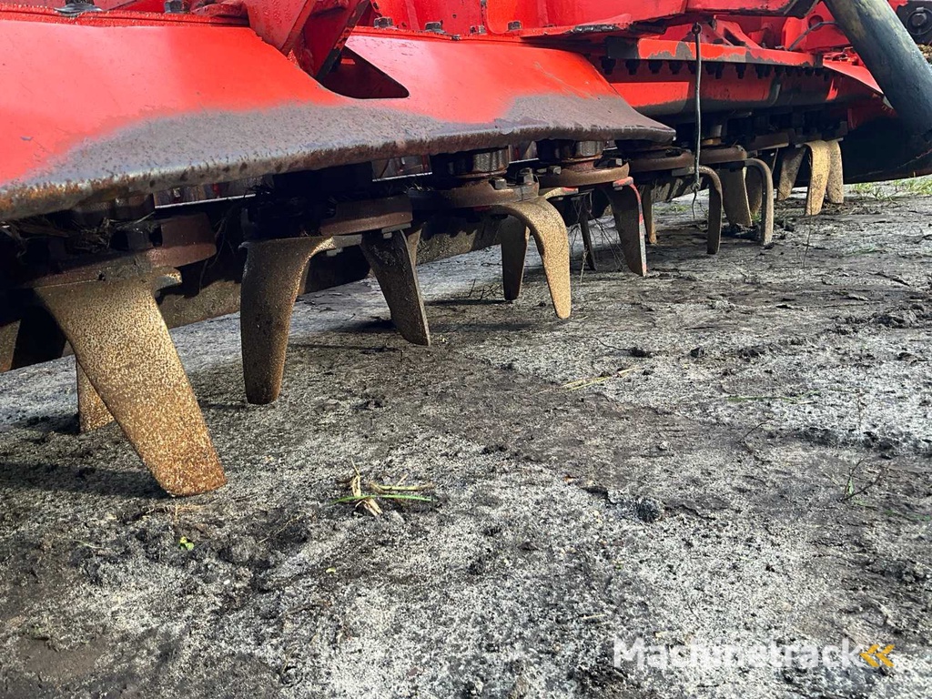 2004 Kuhn HRB302D Power harrow