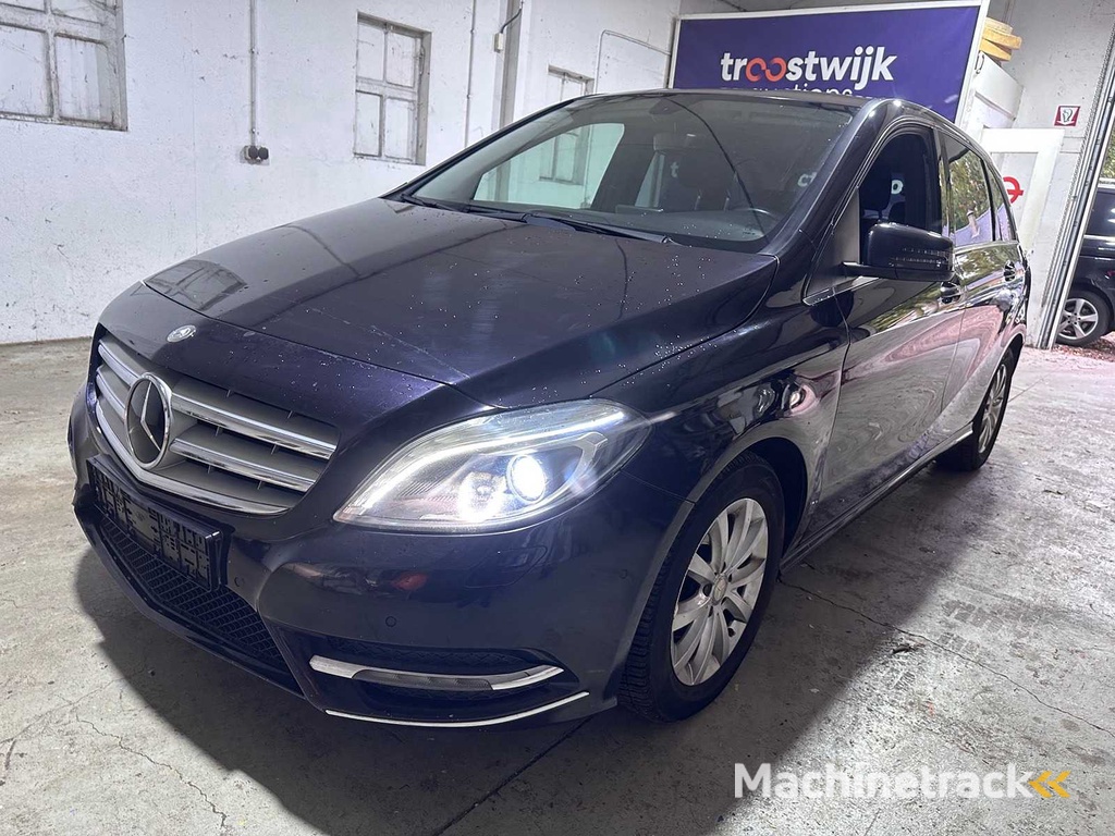 Mercedes-Benz - B Class - 180CDI - German papers