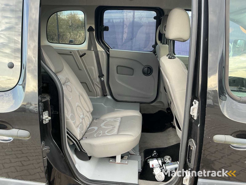 2009 - Renault - Kangoo Family - 1.6 Expression - Passenger car/wheelchair car