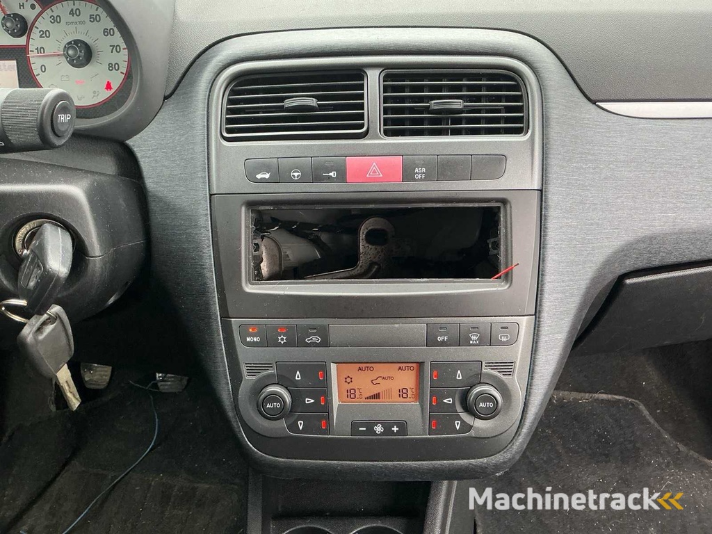 2007 - Fiat - Grande Punto - 1.4-16V Sport - Auto