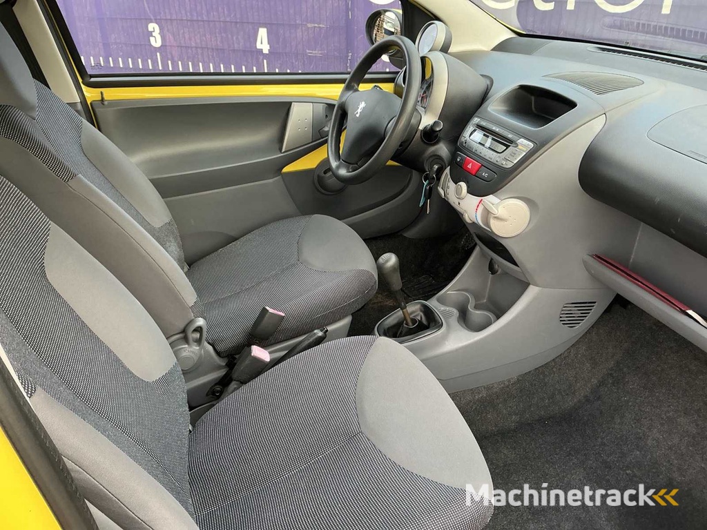 2005 - Peugeot - 107 - 1.0-12V XR - Personenauto