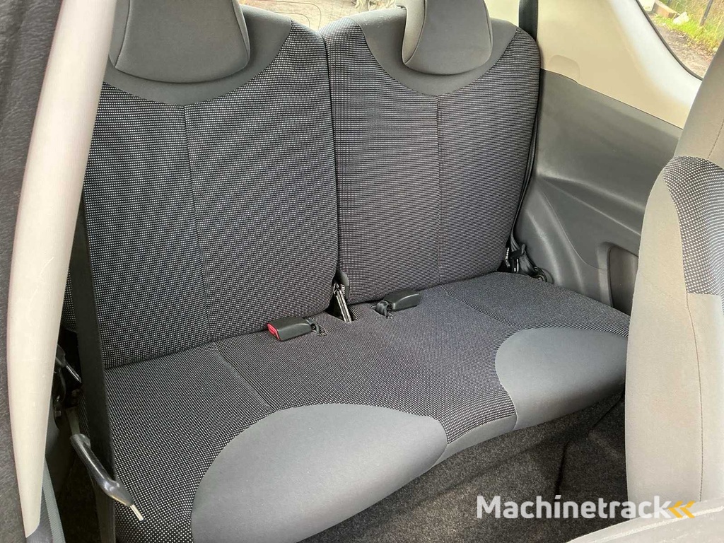 2005 - Peugeot - 107 - 1.0-12V XR - Personenauto