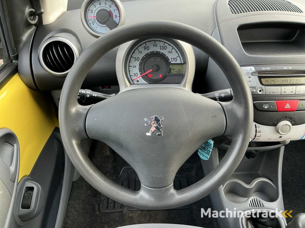 2005 - Peugeot - 107 - 1.0-12V XR - Personenauto