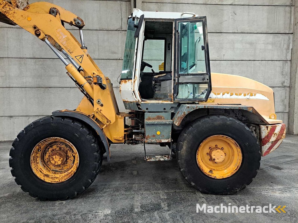 2002 Liebherr L514 Schaufel