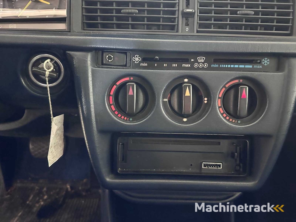 Mercedes-Benz - Baureihe 190 - 2.0 E AUTOMATIK - JJS-58-P