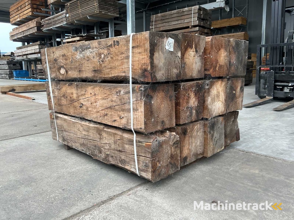 Radiata Pine 1500x300x300 Bouwhout