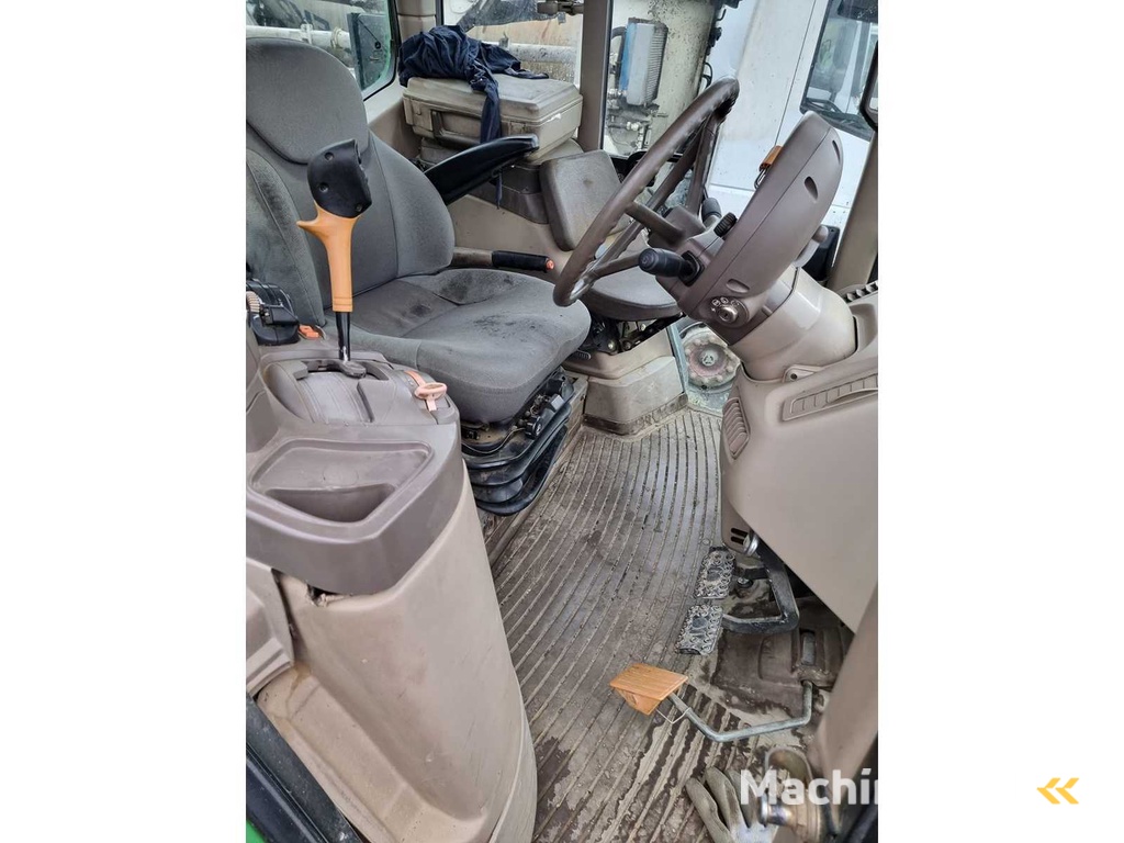 2009 - John Deere - 7430 MW2 CD44 - Tractor met 4-wielaandrijving