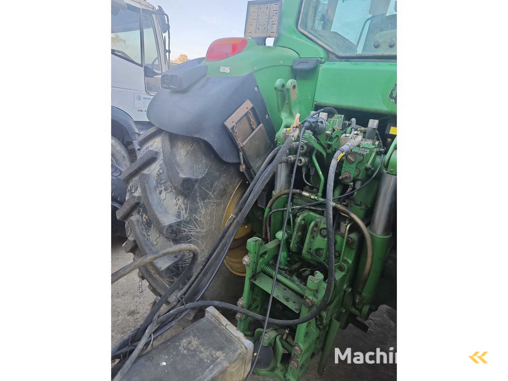 2009 - John Deere - 7430 MW2 CD44 - Tractor met 4-wielaandrijving