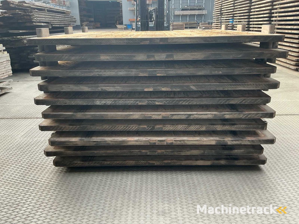 Ultra Hard Plywood 1450x1450x40 Bouwhout