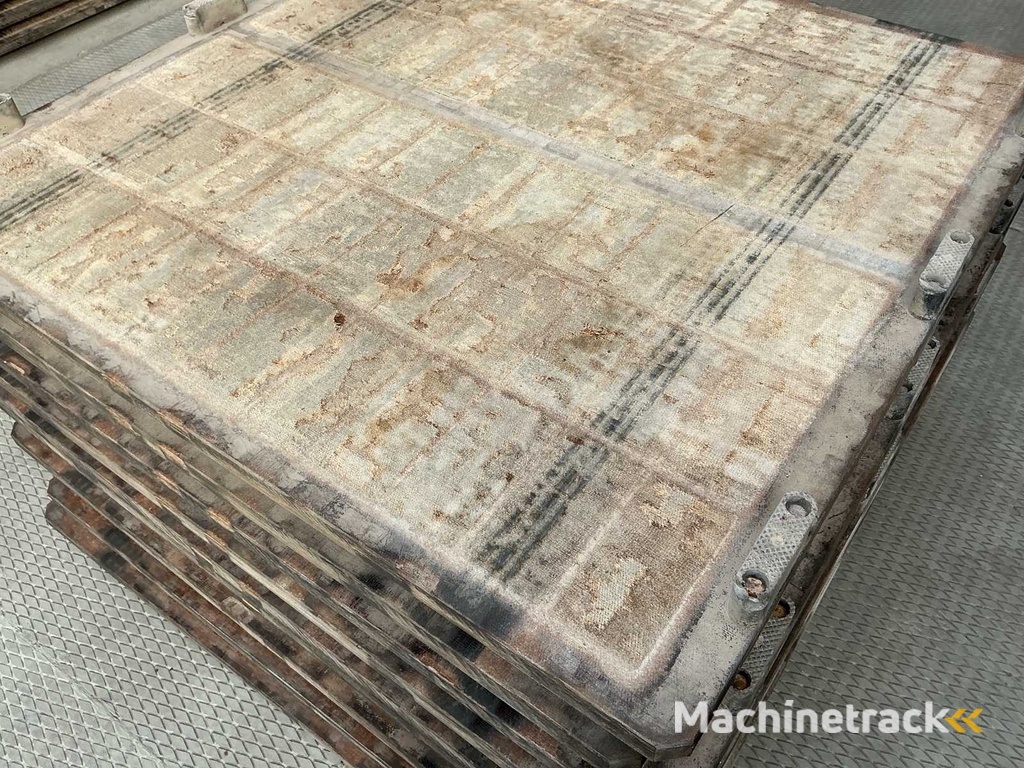 Ultra Hard Plywood 1450x1450x40 Bouwhout