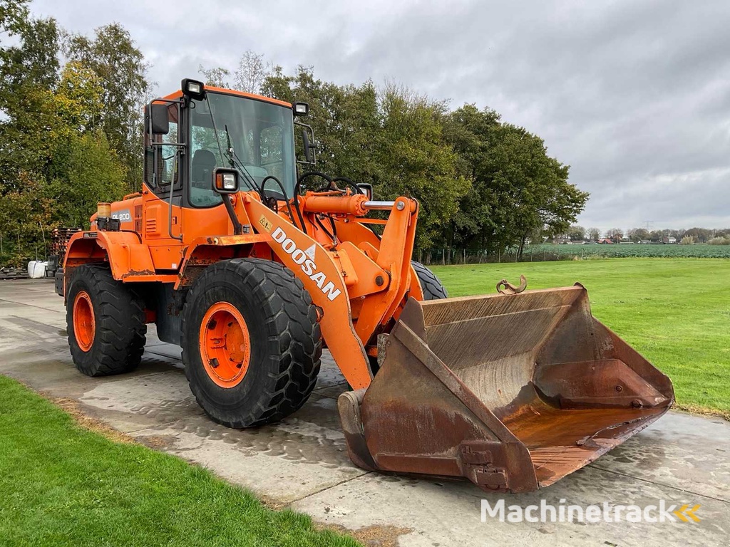 2011 Doosan DL200 Schaufel