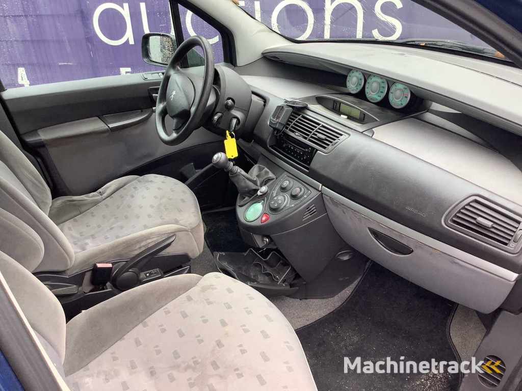 2005 - Peugeot - 807 - 2.0 SR Premium - Personenauto