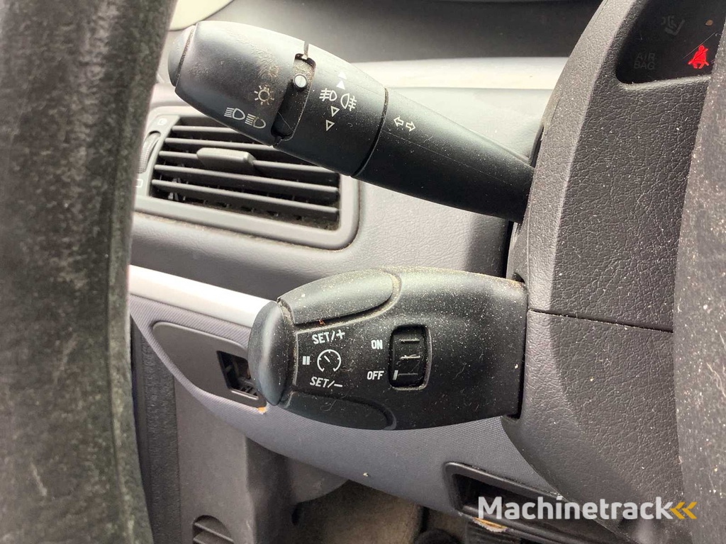 2005 - Peugeot - 807 - 2.0 SR Premium - Personenauto