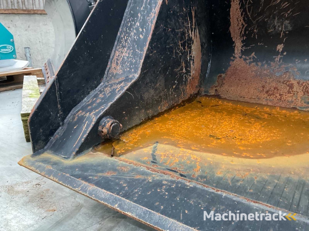 High Dump Bucket (Schäffer)