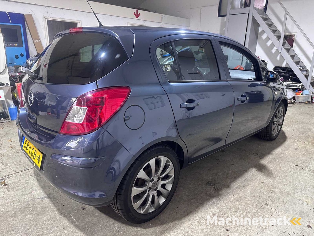 Opel - Corsa - 1.2-16V 111 Edition - 58-LGB-4
