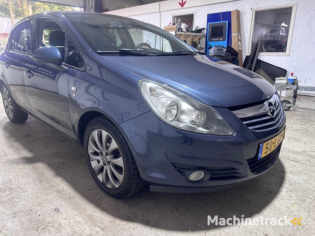 Opel - Corsa - 1.2-16V 111 Edition - 58-LGB-4