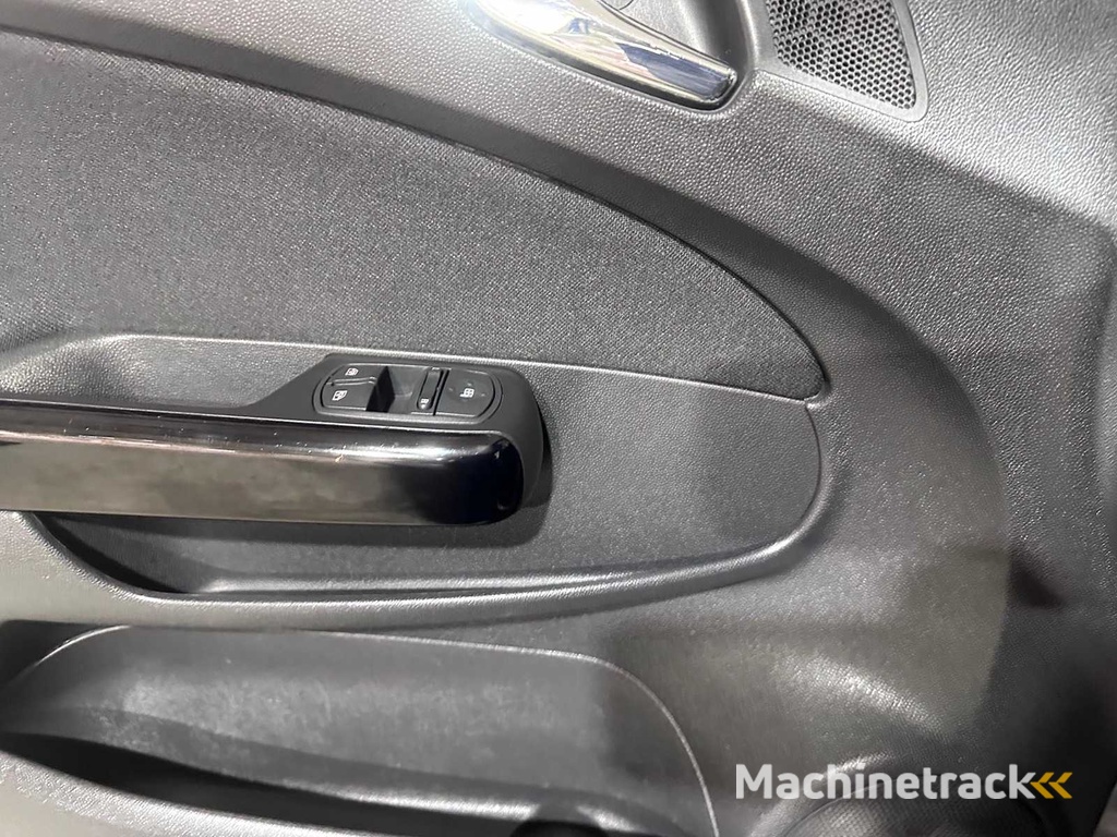 Opel - Corsa - 1.2-16V 111 Edition - 58-LGB-4