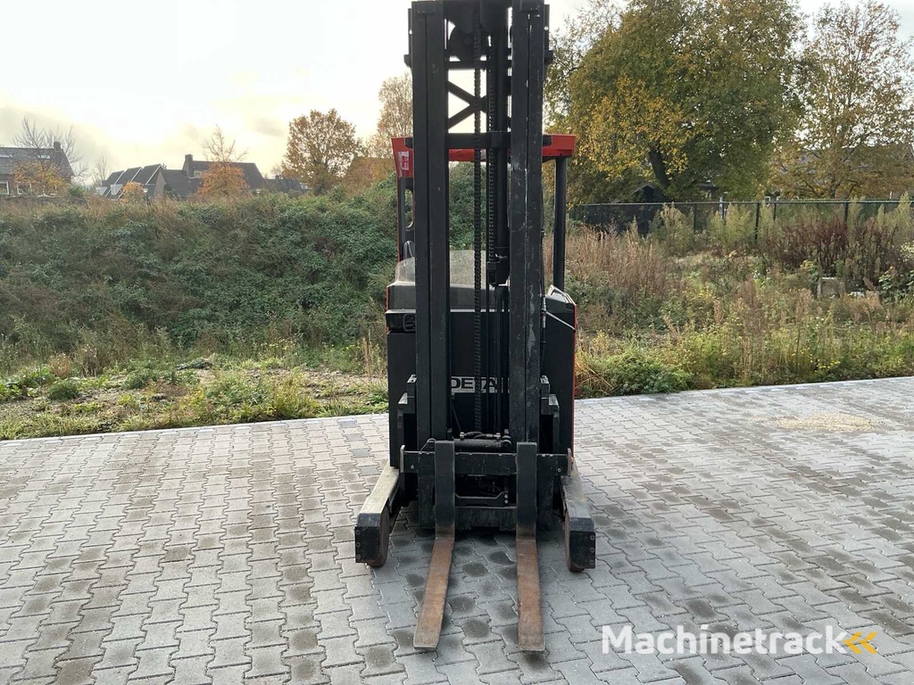 2008 BT RRE 160M Reach truck