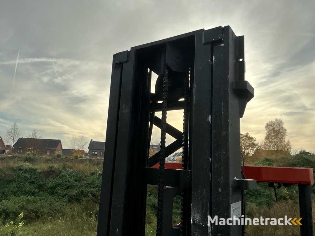 2008 BT RRE 160M Reach truck