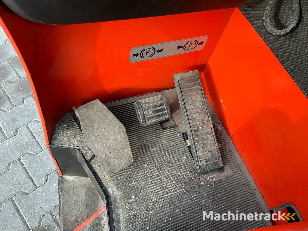 2008 BT RRE 160M Reach truck