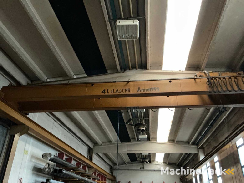 1992 S.TRA. F Bovenloopkraan 4 ton.