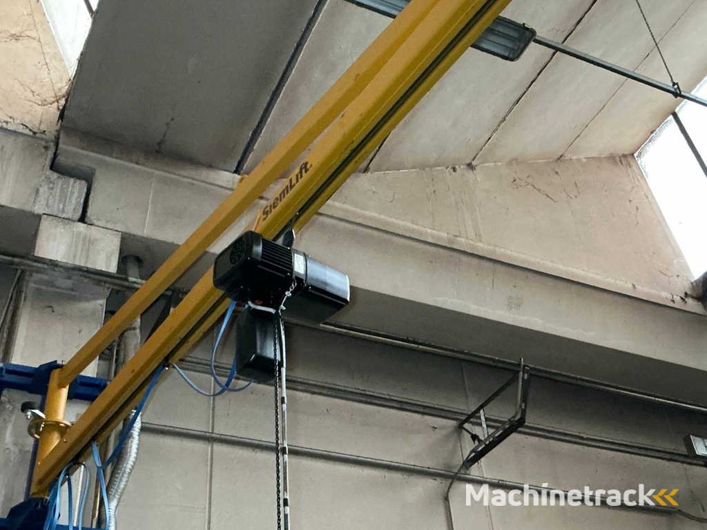 SIEMLIFT Pijler Zwenkkraan